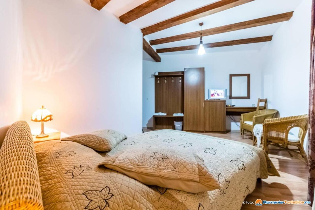 Pensiunea Casa Zmeilor Dragus Bagian luar foto